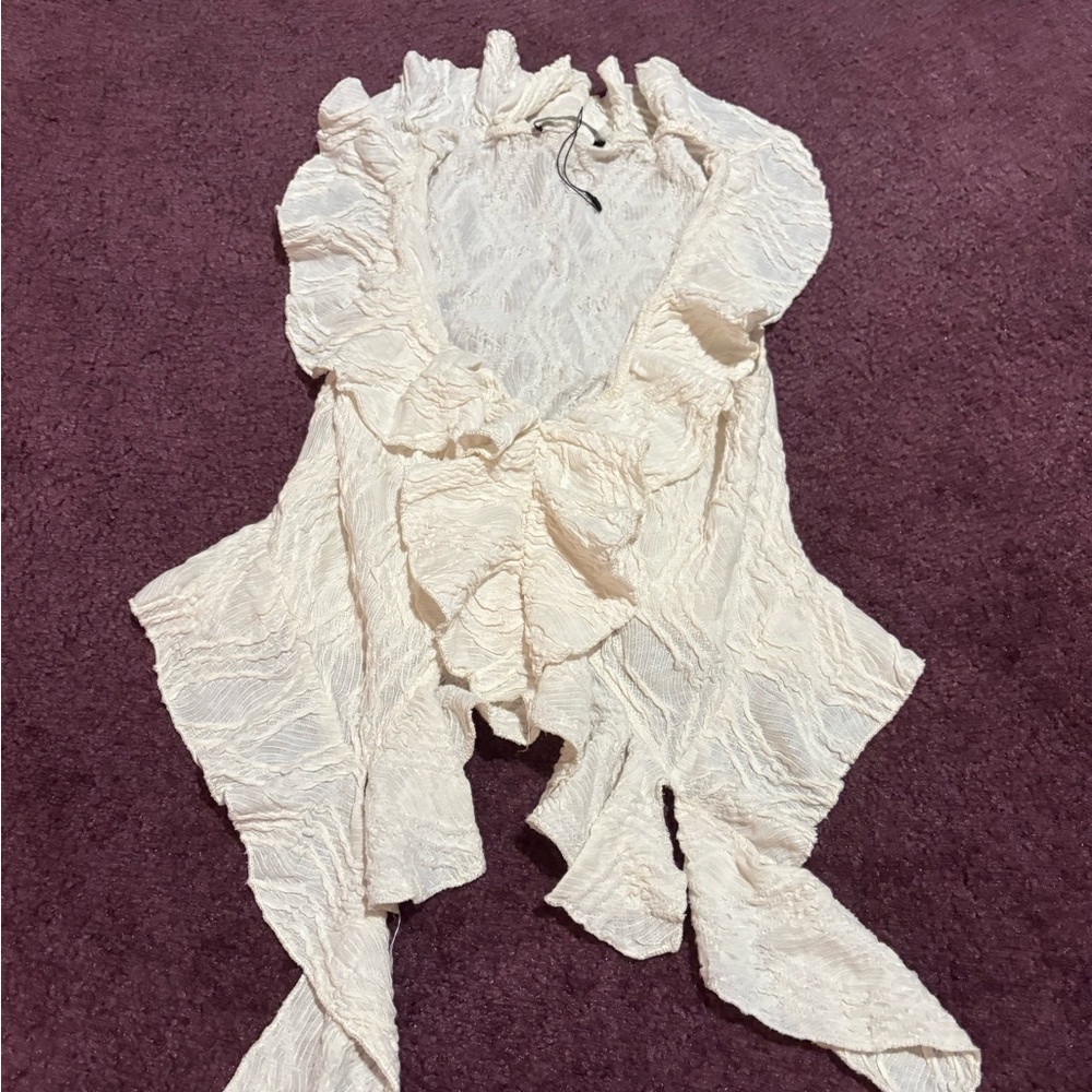 Zara Cream Ruffled Crop Top - Picture 2 of 3